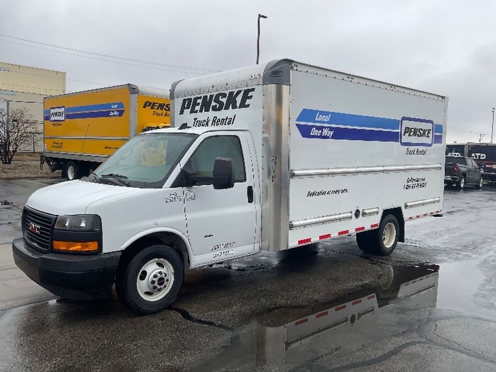 Light Duty Box Truck-Light and Medium Duty Trucks-GMC-2022-Savana G33903-Milwaukee-WI-28,299\n\t\tmiles-$ 46,500 - Image 3