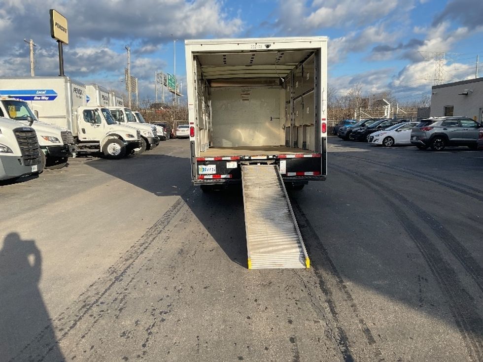 Light Duty Box Truck-Light and Medium Duty Trucks-GMC-2022-Savana G33903-Milwaukee-WI-28,299\n\t\tmiles-$ 46,500 - Image 8
