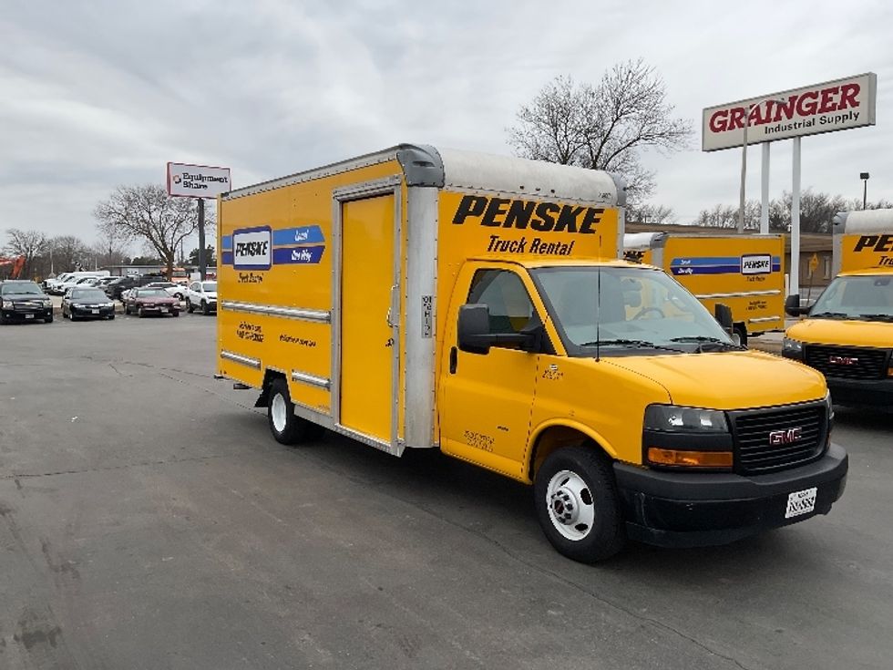 Light Duty Box Truck-Light and Medium Duty Trucks-GMC-2022-Savana G33903-Milwaukee-WI-36,882\n\t\tmiles-$ 40,500 - Image 1