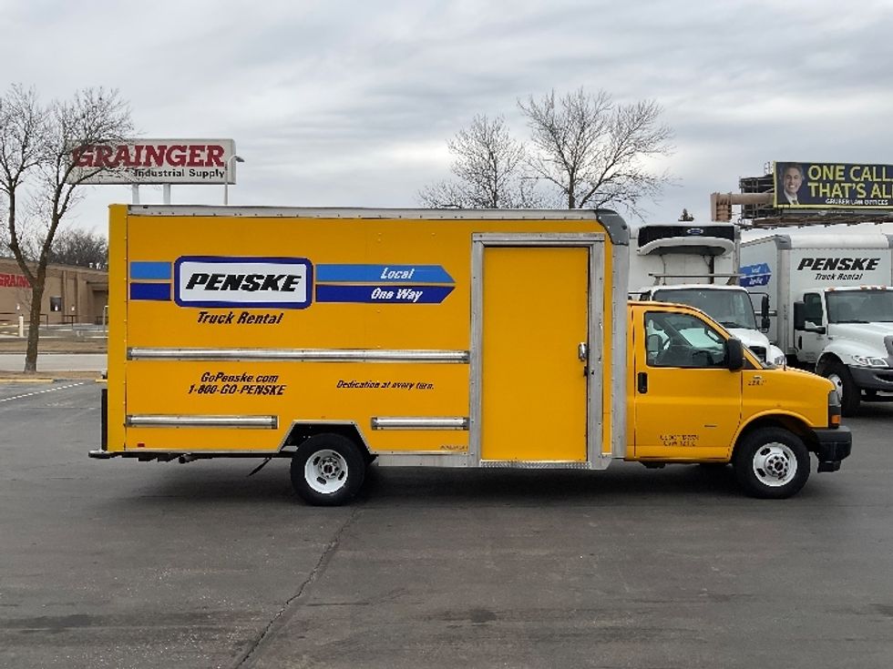 Light Duty Box Truck-Light and Medium Duty Trucks-GMC-2022-Savana G33903-Milwaukee-WI-36,882\n\t\tmiles-$ 40,500 - Image 13