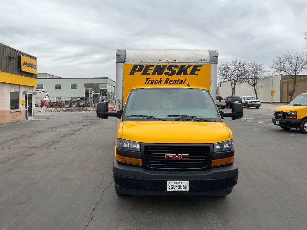 Light Duty Box Truck-Light and Medium Duty Trucks-GMC-2022-Savana G33903-Milwaukee-WI-36,882\n\t\tmiles-$ 40,500 - Image 2