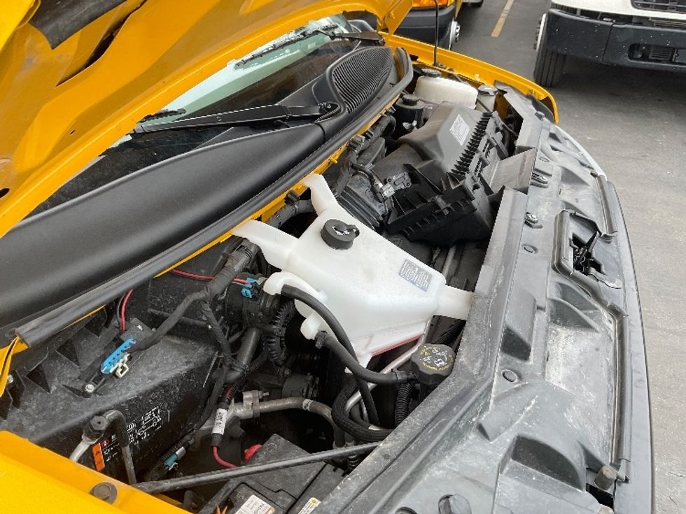 Light Duty Box Truck-Light and Medium Duty Trucks-GMC-2022-Savana G33903-Milwaukee-WI-36,882\n\t\tmiles-$ 40,500 - Image 22