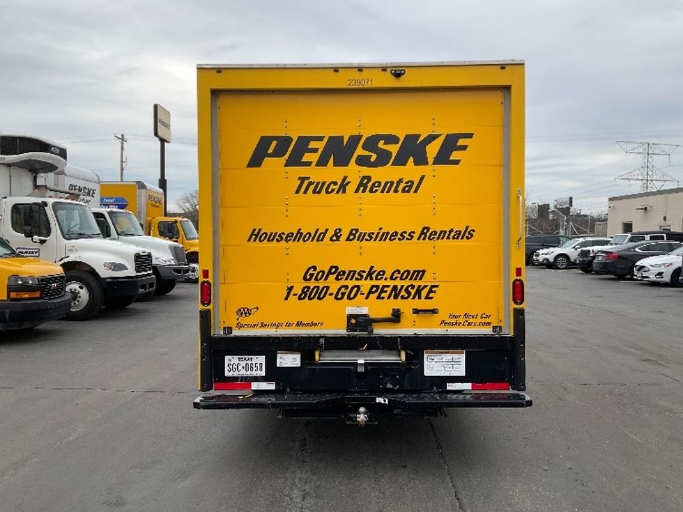 Light Duty Box Truck-Light and Medium Duty Trucks-GMC-2022-Savana G33903-Milwaukee-WI-36,882\n\t\tmiles-$ 40,500 - Image 7