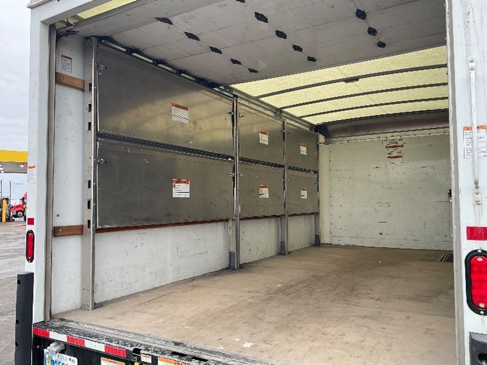 Light Duty Box Truck-Light and Medium Duty Trucks-GMC-2022-Savana G33903-Milwaukee-WI-50,662\n\t\tmiles-$ 44,000 - Image 11