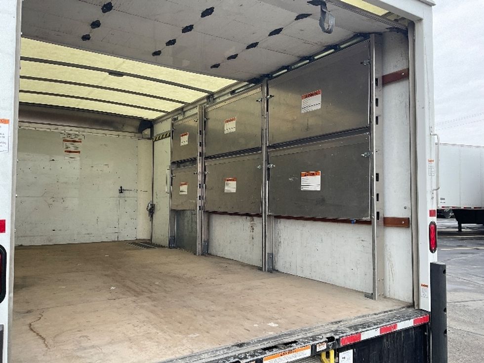 Light Duty Box Truck-Light and Medium Duty Trucks-GMC-2022-Savana G33903-Milwaukee-WI-50,662\n\t\tmiles-$ 44,000 - Image 12