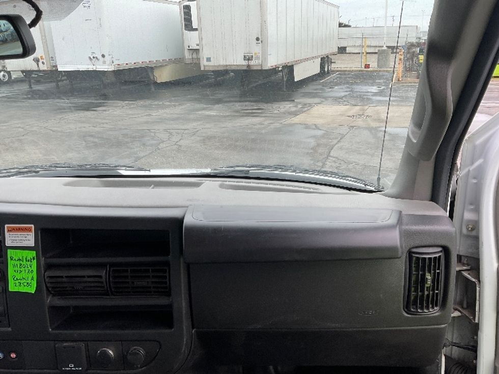 Light Duty Box Truck-Light and Medium Duty Trucks-GMC-2022-Savana G33903-Milwaukee-WI-50,662\n\t\tmiles-$ 44,000 - Image 21