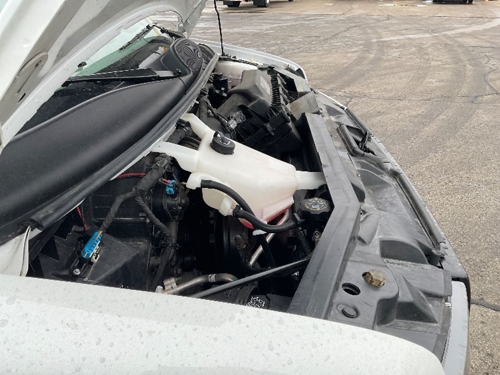 Light Duty Box Truck-Light and Medium Duty Trucks-GMC-2022-Savana G33903-Milwaukee-WI-50,662\n\t\tmiles-$ 44,000 - Image 23