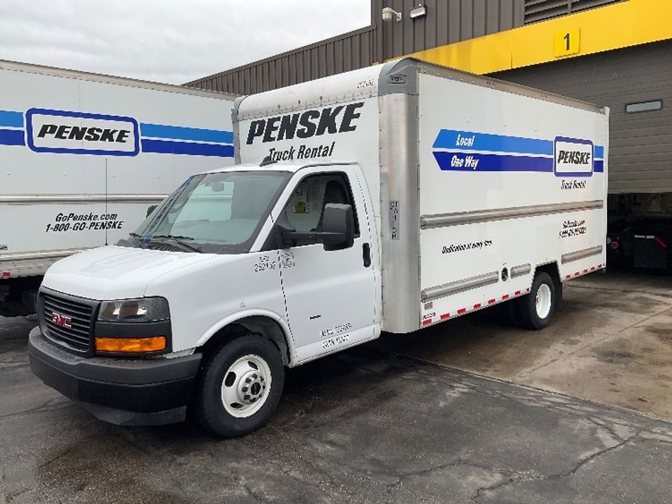 Light Duty Box Truck-Light and Medium Duty Trucks-GMC-2022-Savana G33903-Milwaukee-WI-50,662\n\t\tmiles-$ 44,000 - Image 3