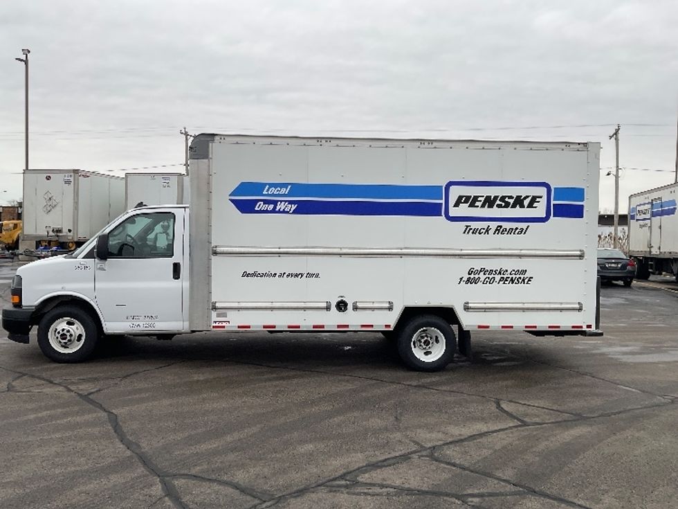Light Duty Box Truck-Light and Medium Duty Trucks-GMC-2022-Savana G33903-Milwaukee-WI-50,662\n\t\tmiles-$ 44,000 - Image 4