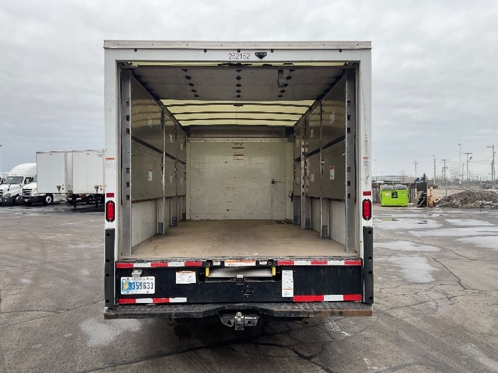 Light Duty Box Truck-Light and Medium Duty Trucks-GMC-2022-Savana G33903-Milwaukee-WI-50,662\n\t\tmiles-$ 44,000 - Image 8