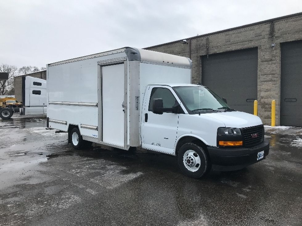 Light Duty Box Truck-Light and Medium Duty Trucks-GMC-2022-Savana G33903-Milwaukee-WI-52,107\n\t\tmiles-$ 41,000 - Image 1