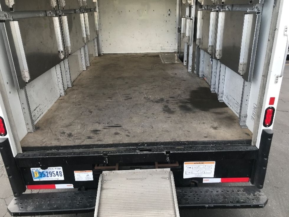 Light Duty Box Truck-Light and Medium Duty Trucks-GMC-2022-Savana G33903-Milwaukee-WI-52,107\n\t\tmiles-$ 41,000 - Image 10