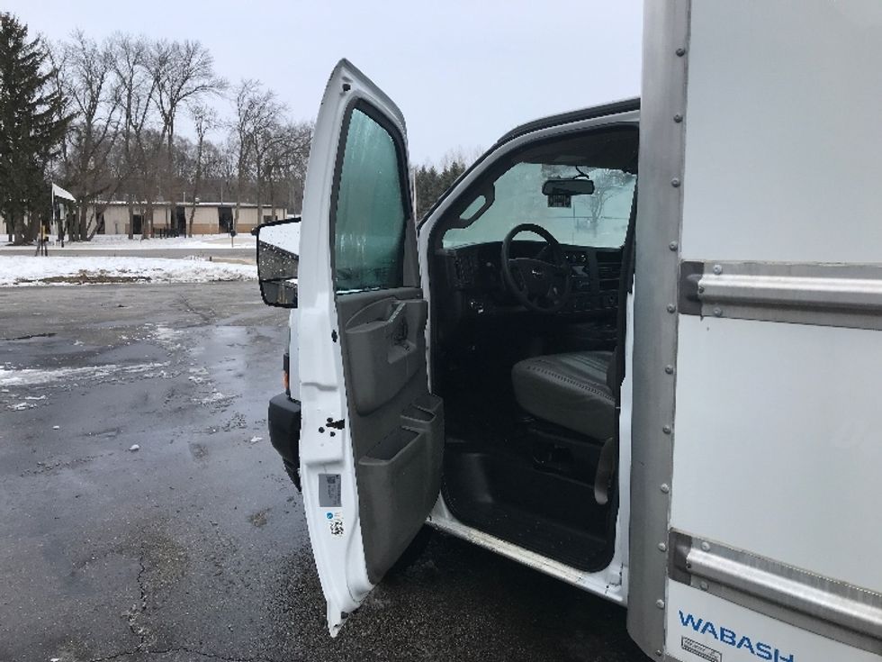 Light Duty Box Truck-Light and Medium Duty Trucks-GMC-2022-Savana G33903-Milwaukee-WI-52,107\n\t\tmiles-$ 41,000 - Image 16