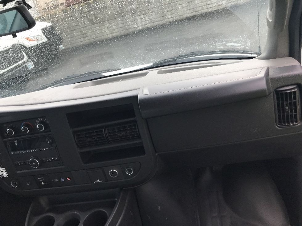 Light Duty Box Truck-Light and Medium Duty Trucks-GMC-2022-Savana G33903-Milwaukee-WI-52,107\n\t\tmiles-$ 41,000 - Image 21