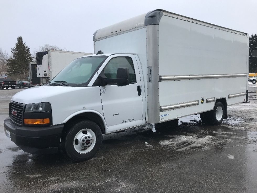 Light Duty Box Truck-Light and Medium Duty Trucks-GMC-2022-Savana G33903-Milwaukee-WI-52,107\n\t\tmiles-$ 41,000 - Image 3