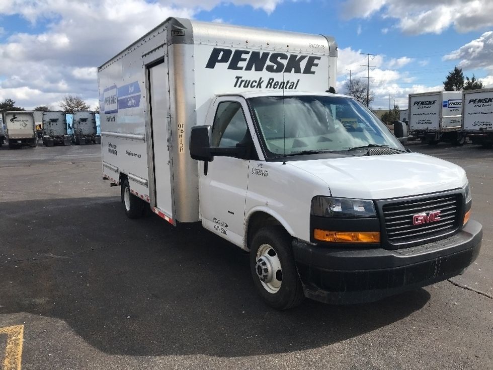 Light Duty Box Truck-Light and Medium Duty Trucks-GMC-2022-Savana G33903-Milwaukee-WI-53,776\n\t\tmiles-$ 40,750 - Image 1