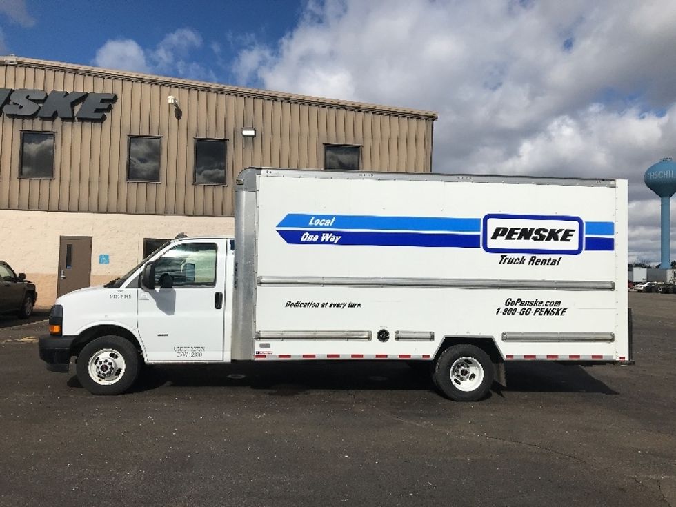 Light Duty Box Truck-Light and Medium Duty Trucks-GMC-2022-Savana G33903-Milwaukee-WI-53,776\n\t\tmiles-$ 40,750 - Image 4