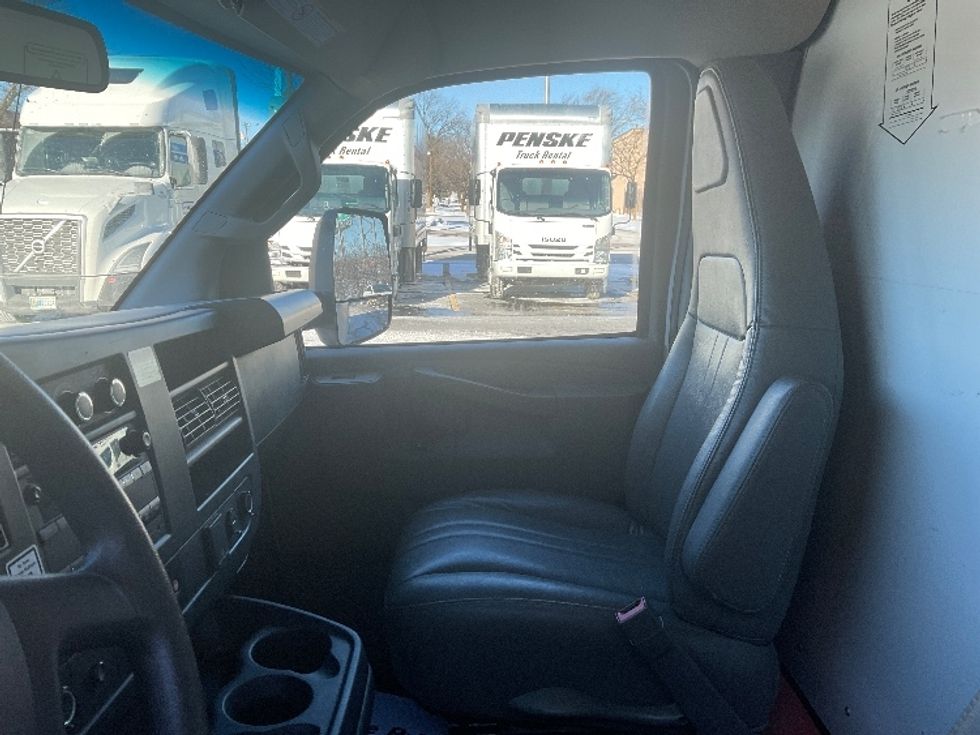 Light Duty Box Truck-Light and Medium Duty Trucks-GMC-2022-Savana G33903-Milwaukee-WI-54,818\n\t\tmiles-$ 40,500 - Image 19