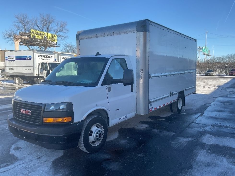Light Duty Box Truck-Light and Medium Duty Trucks-GMC-2022-Savana G33903-Milwaukee-WI-54,818\n\t\tmiles-$ 40,500 - Image 3