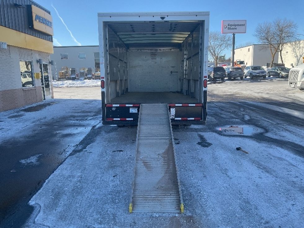 Light Duty Box Truck-Light and Medium Duty Trucks-GMC-2022-Savana G33903-Milwaukee-WI-54,818\n\t\tmiles-$ 40,500 - Image 9