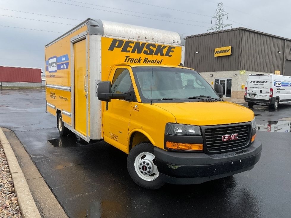 Light Duty Box Truck-Light and Medium Duty Trucks-GMC-2022-Savana G33903-Milwaukee-WI-55,441\n\t\tmiles-$ 36,500 - Image 1