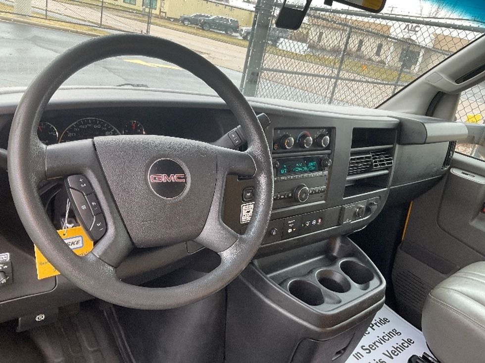 Light Duty Box Truck-Light and Medium Duty Trucks-GMC-2022-Savana G33903-Milwaukee-WI-55,441\n\t\tmiles-$ 36,500 - Image 16