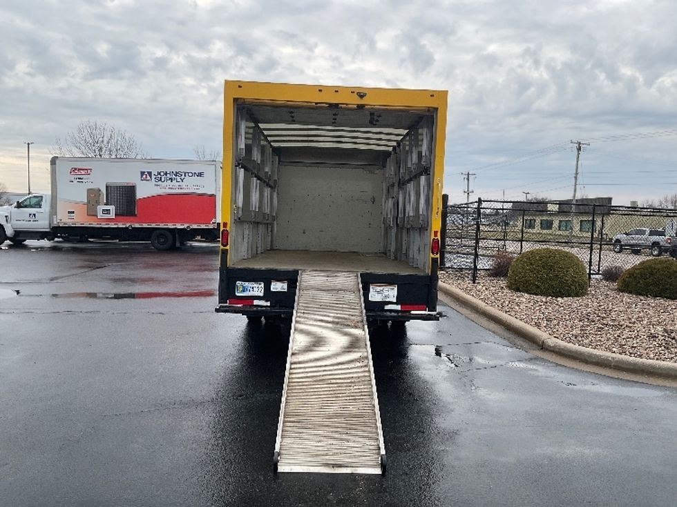 Light Duty Box Truck-Light and Medium Duty Trucks-GMC-2022-Savana G33903-Milwaukee-WI-55,441\n\t\tmiles-$ 36,500 - Image 8