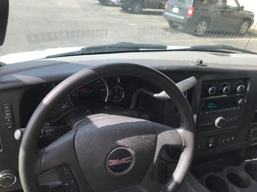 Light Duty Box Truck-Light and Medium Duty Trucks-GMC-2022-Savana G33903-Milwaukee-WI-56,121\n\t\tmiles-$ 43,250 - Image 17