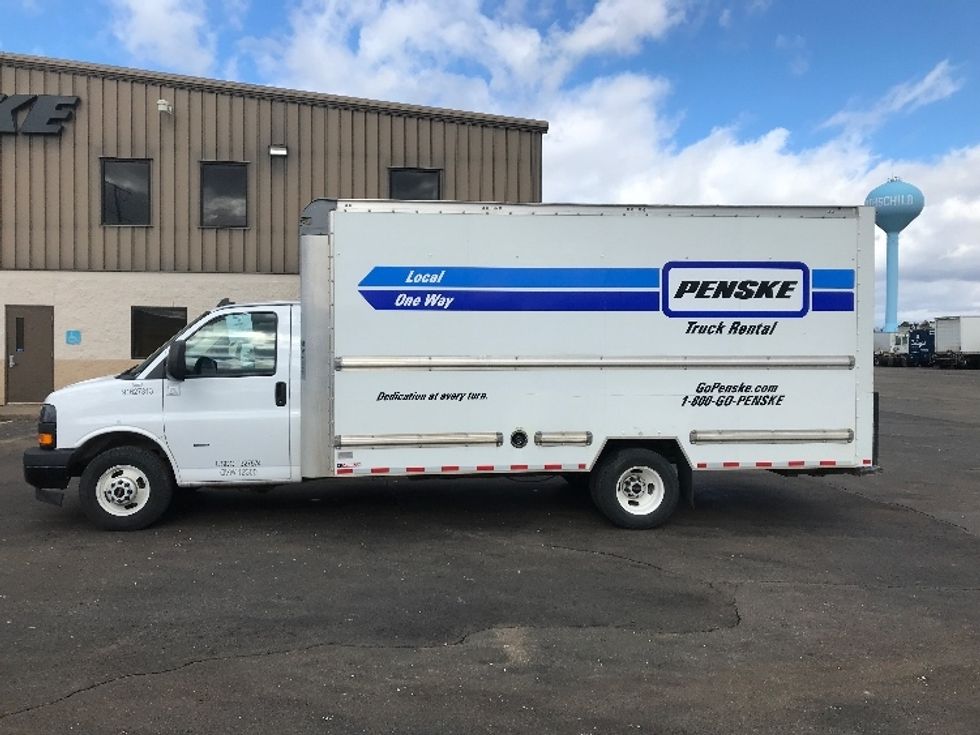 Light Duty Box Truck-Light and Medium Duty Trucks-GMC-2022-Savana G33903-Milwaukee-WI-56,121\n\t\tmiles-$ 43,250 - Image 4