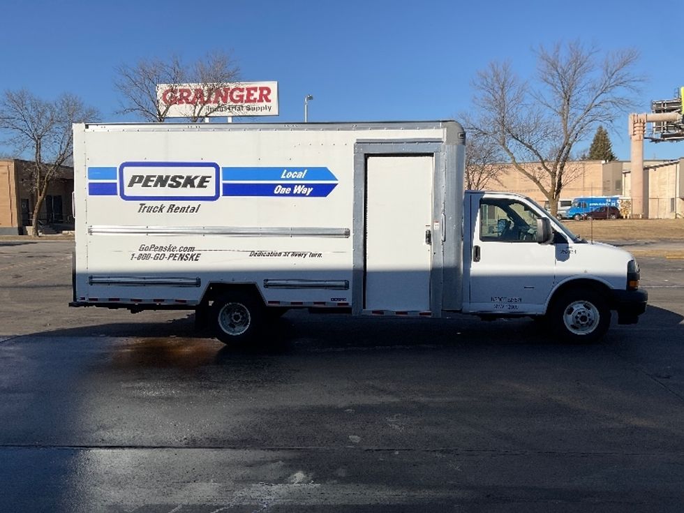 Light Duty Box Truck-Light and Medium Duty Trucks-GMC-2022-Savana G33903-Milwaukee-WI-58,927\n\t\tmiles-$ 39,500 - Image 13