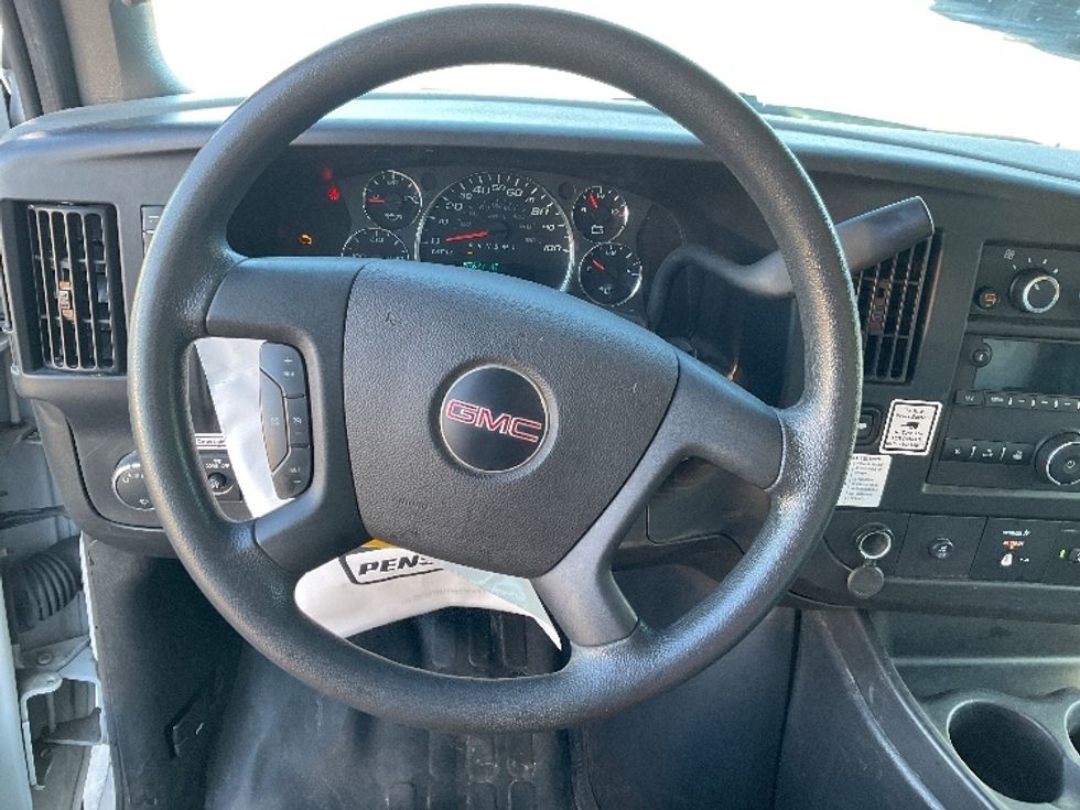 Light Duty Box Truck-Light and Medium Duty Trucks-GMC-2022-Savana G33903-Milwaukee-WI-58,927\n\t\tmiles-$ 39,500 - Image 15