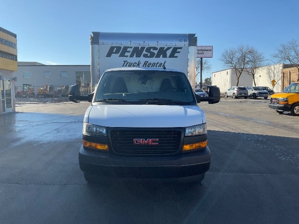 Light Duty Box Truck-Light and Medium Duty Trucks-GMC-2022-Savana G33903-Milwaukee-WI-58,927\n\t\tmiles-$ 39,500 - Image 2