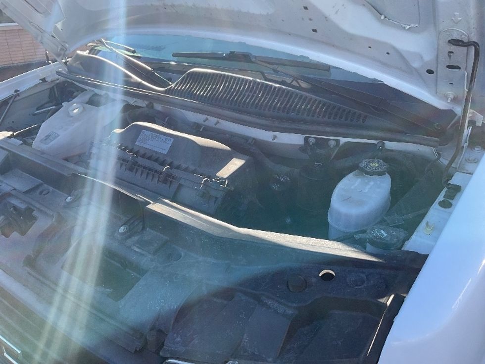 Light Duty Box Truck-Light and Medium Duty Trucks-GMC-2022-Savana G33903-Milwaukee-WI-58,927\n\t\tmiles-$ 39,500 - Image 21