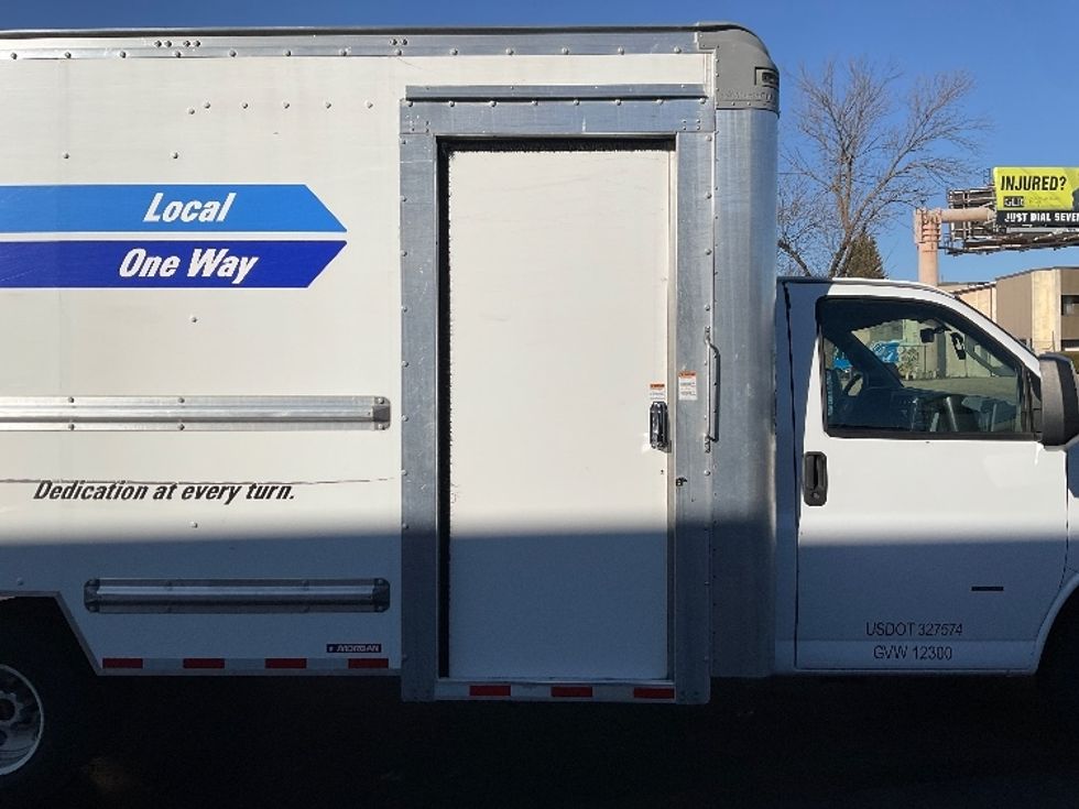 Light Duty Box Truck-Light and Medium Duty Trucks-GMC-2022-Savana G33903-Milwaukee-WI-58,927\n\t\tmiles-$ 39,500 - Image 23