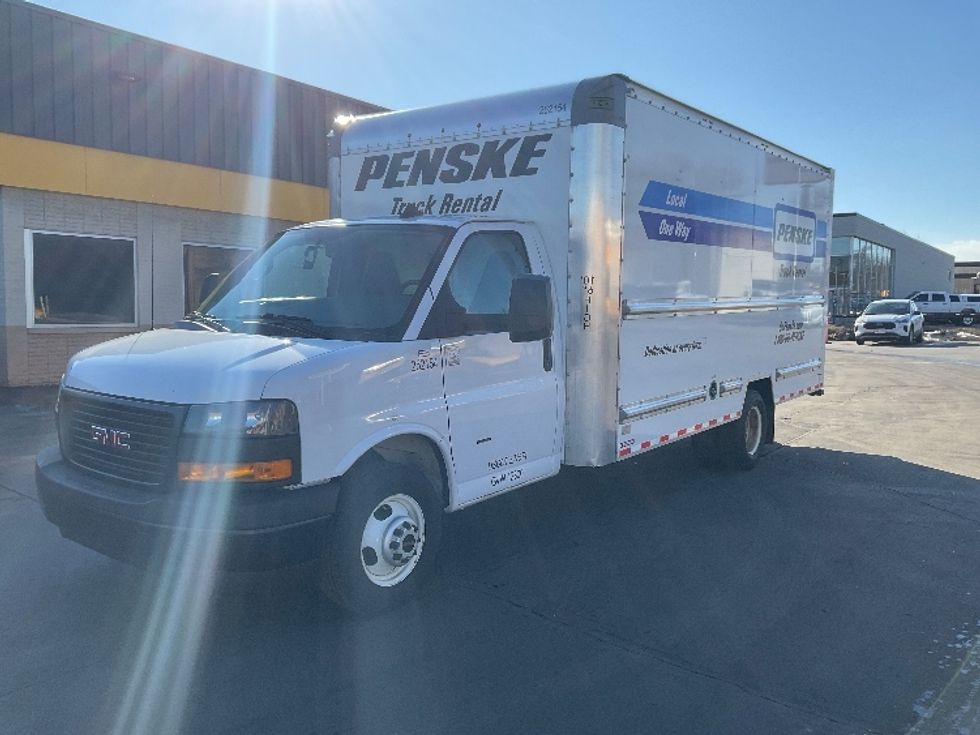 Light Duty Box Truck-Light and Medium Duty Trucks-GMC-2022-Savana G33903-Milwaukee-WI-58,927\n\t\tmiles-$ 39,500 - Image 3