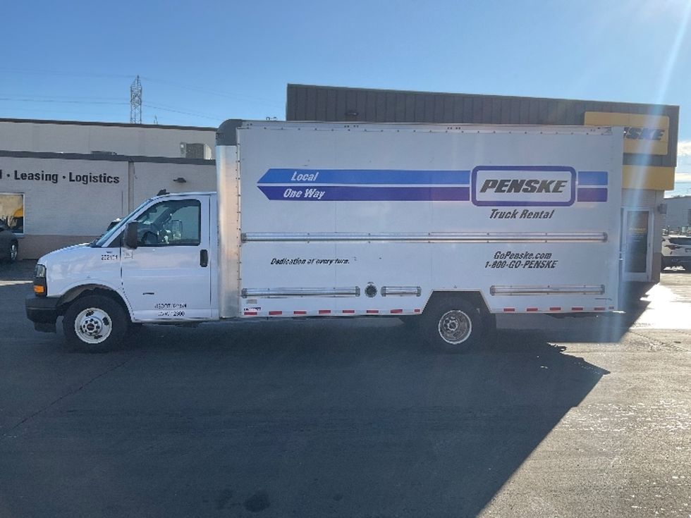 Light Duty Box Truck-Light and Medium Duty Trucks-GMC-2022-Savana G33903-Milwaukee-WI-58,927\n\t\tmiles-$ 39,500 - Image 4