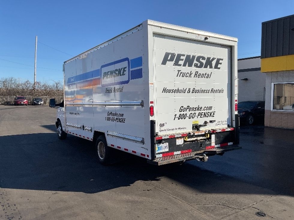 Light Duty Box Truck-Light and Medium Duty Trucks-GMC-2022-Savana G33903-Milwaukee-WI-58,927\n\t\tmiles-$ 39,500 - Image 6