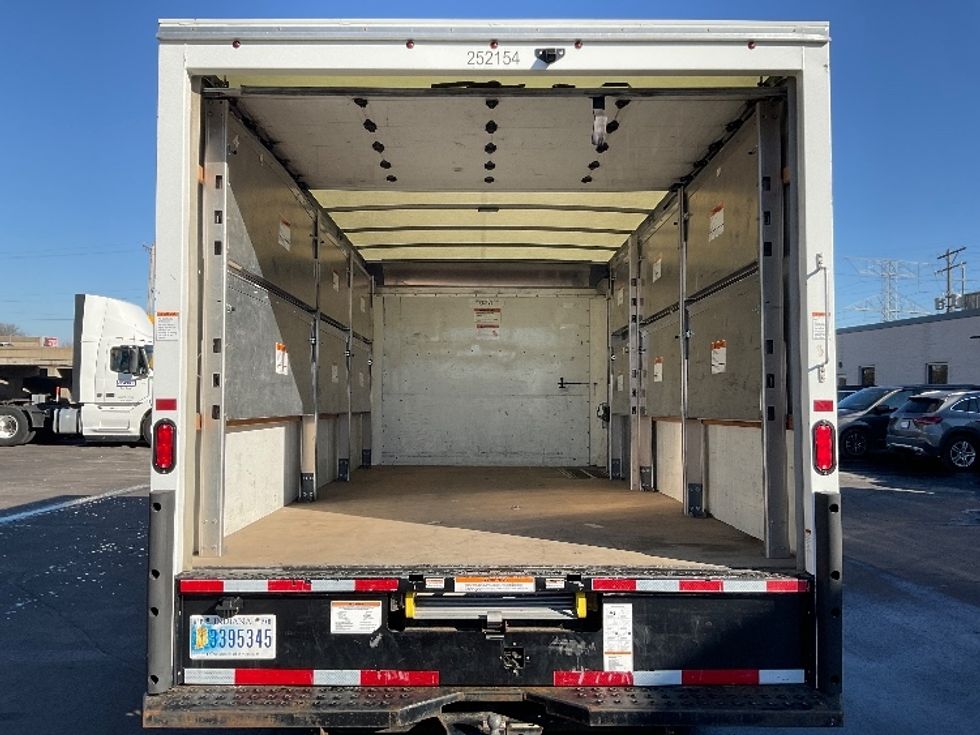 Light Duty Box Truck-Light and Medium Duty Trucks-GMC-2022-Savana G33903-Milwaukee-WI-58,927\n\t\tmiles-$ 39,500 - Image 8