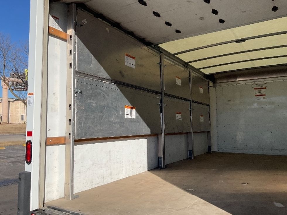 Light Duty Box Truck-Light and Medium Duty Trucks-GMC-2022-Savana G33903-Milwaukee-WI-58,927\n\t\tmiles-$ 39,500 - Image 9