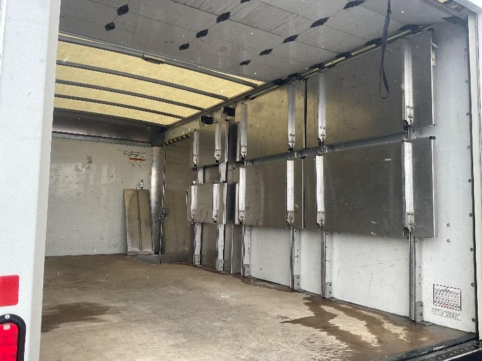 Light Duty Box Truck-Light and Medium Duty Trucks-GMC-2022-Savana G33903-Milwaukee-WI-60,670\n\t\tmiles-$ 40,000 - Image 12