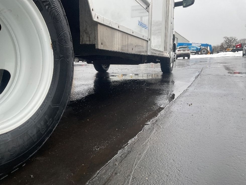 Light Duty Box Truck-Light and Medium Duty Trucks-GMC-2022-Savana G33903-Milwaukee-WI-60,670\n\t\tmiles-$ 40,000 - Image 14