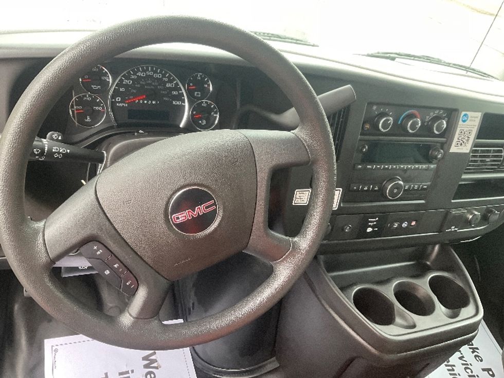 Light Duty Box Truck-Light and Medium Duty Trucks-GMC-2022-Savana G33903-Milwaukee-WI-60,670\n\t\tmiles-$ 40,000 - Image 18