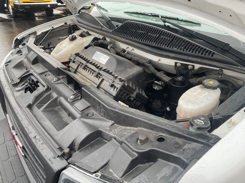 Light Duty Box Truck-Light and Medium Duty Trucks-GMC-2022-Savana G33903-Milwaukee-WI-60,670\n\t\tmiles-$ 40,000 - Image 21