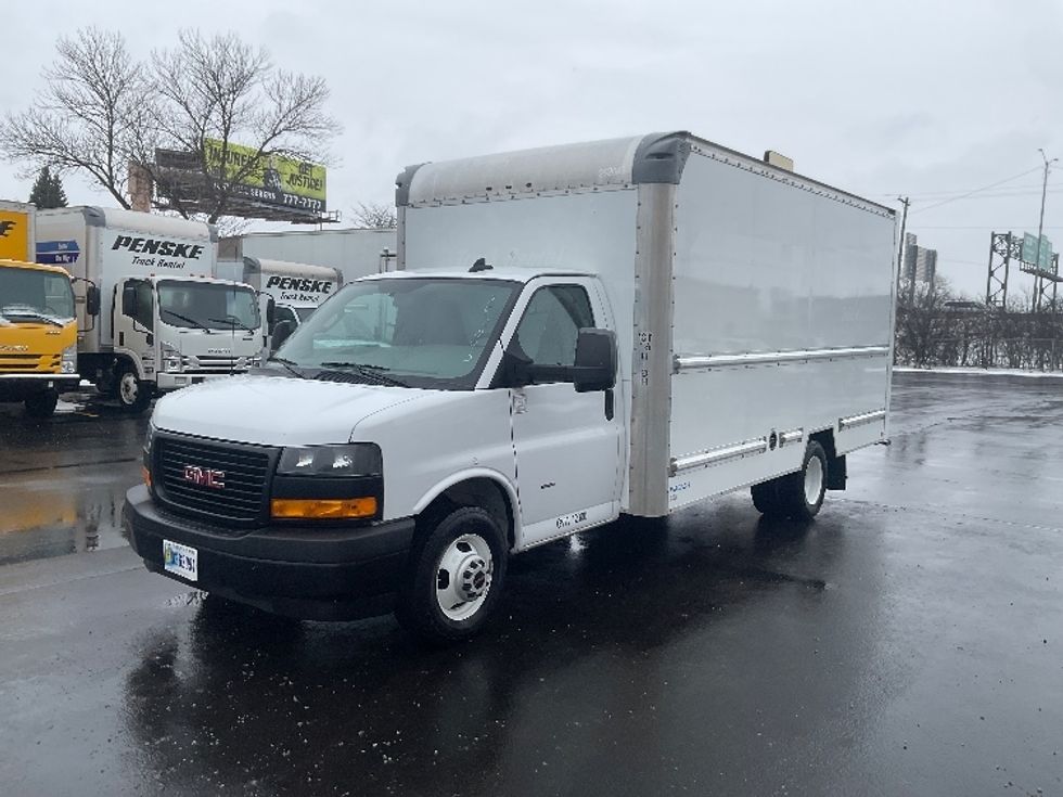 Light Duty Box Truck-Light and Medium Duty Trucks-GMC-2022-Savana G33903-Milwaukee-WI-60,670\n\t\tmiles-$ 40,000 - Image 3