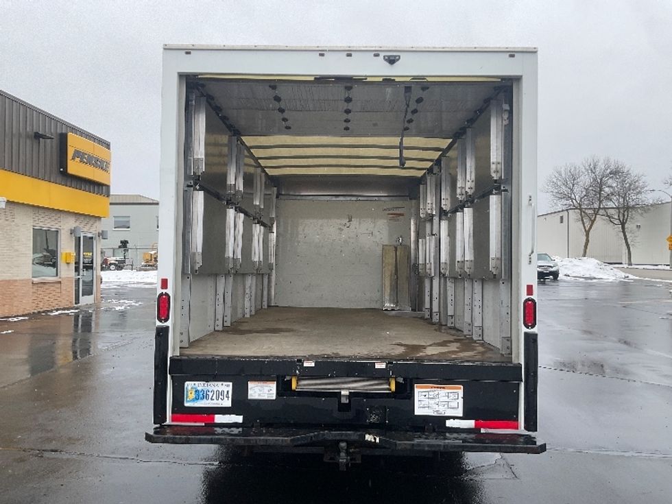 Light Duty Box Truck-Light and Medium Duty Trucks-GMC-2022-Savana G33903-Milwaukee-WI-60,670\n\t\tmiles-$ 40,000 - Image 8