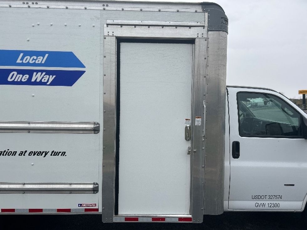 Light Duty Box Truck-Light and Medium Duty Trucks-GMC-2022-Savana G33903-Milwaukee-WI-60,758\n\t\tmiles-$ 40,750 - Image 25