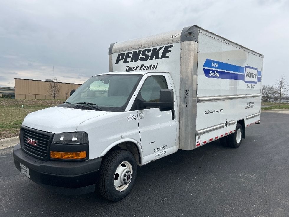 Light Duty Box Truck-Light and Medium Duty Trucks-GMC-2022-Savana G33903-Milwaukee-WI-60,758\n\t\tmiles-$ 40,750 - Image 3
