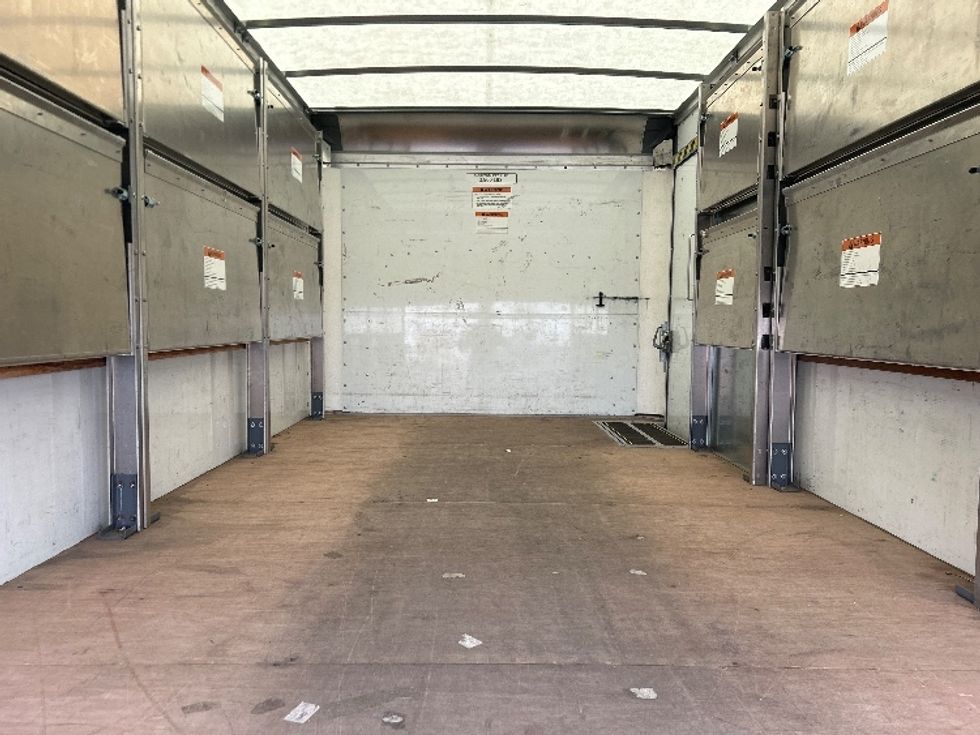 Light Duty Box Truck-Light and Medium Duty Trucks-GMC-2022-Savana G33903-Milwaukee-WI-60,758\n\t\tmiles-$ 40,750 - Image 8