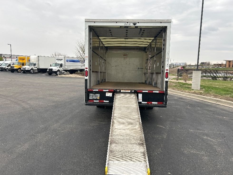 Light Duty Box Truck-Light and Medium Duty Trucks-GMC-2022-Savana G33903-Milwaukee-WI-60,758\n\t\tmiles-$ 40,750 - Image 9