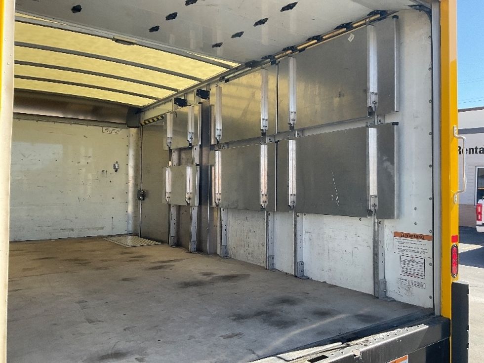 Light Duty Box Truck-Light and Medium Duty Trucks-GMC-2022-Savana G33903-Milwaukee-WI-67,428\n\t\tmiles-$ 35,500 - Image 11